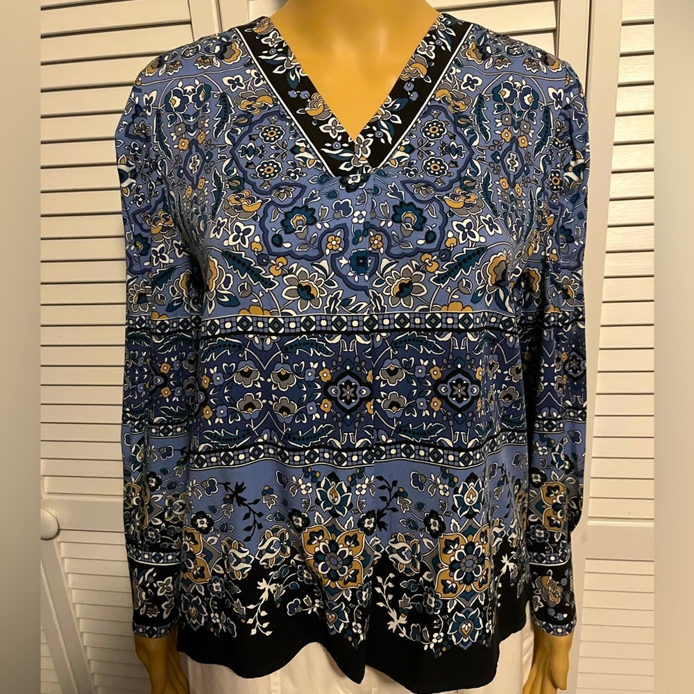 Pretty Rafaella size PS blue floral long sleeve blouse NWOT